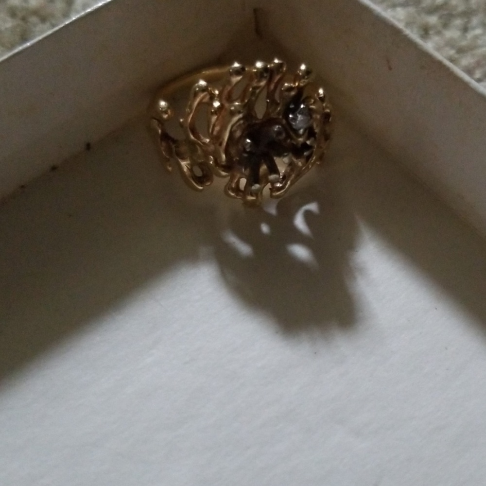 4.5 gram 14 K gold ring
